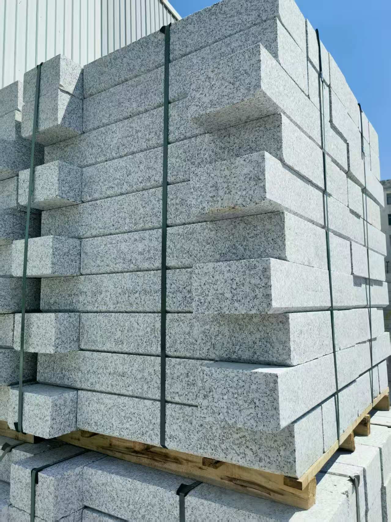 湖南 路沿石颜色均匀、尺寸标准