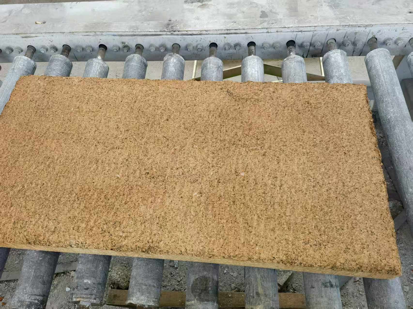 湖南 菠萝面老石板，做旧仿古石，流水线生产加工