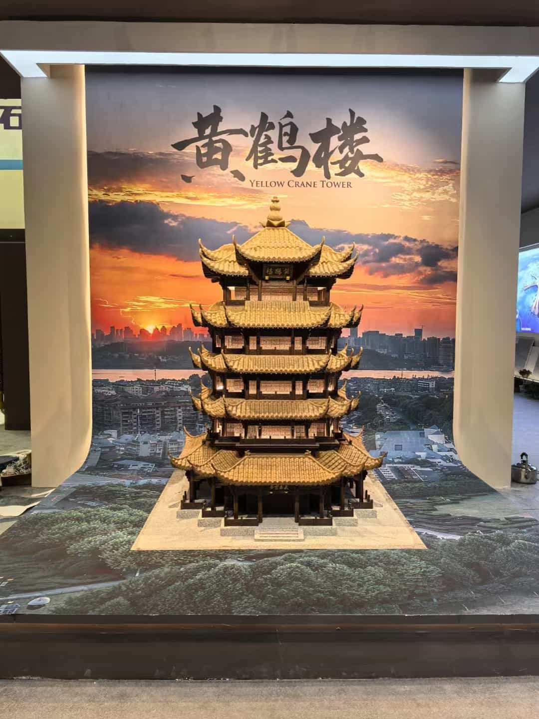 湖南仿古石文创作品-黄鹤楼