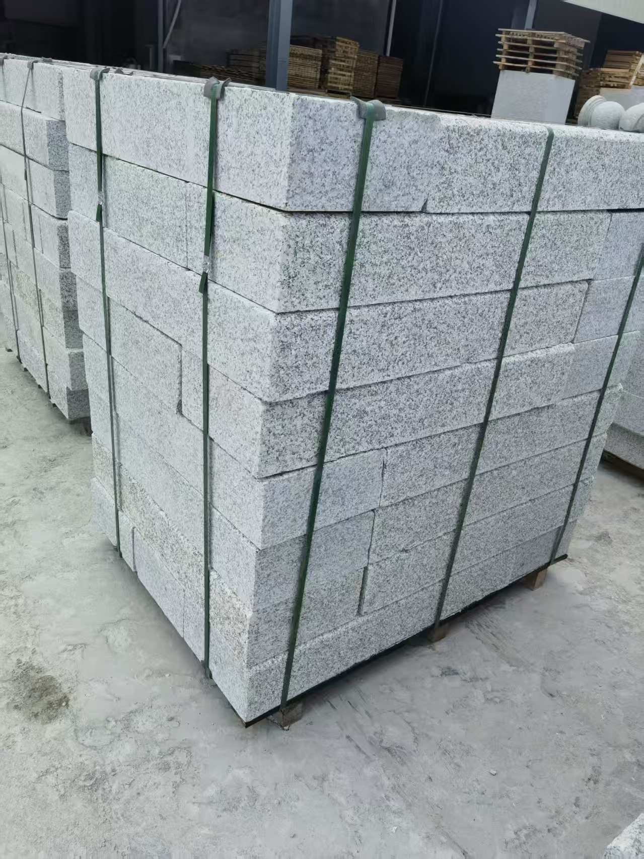 湖南 芙蓉白火烧两面路沿石