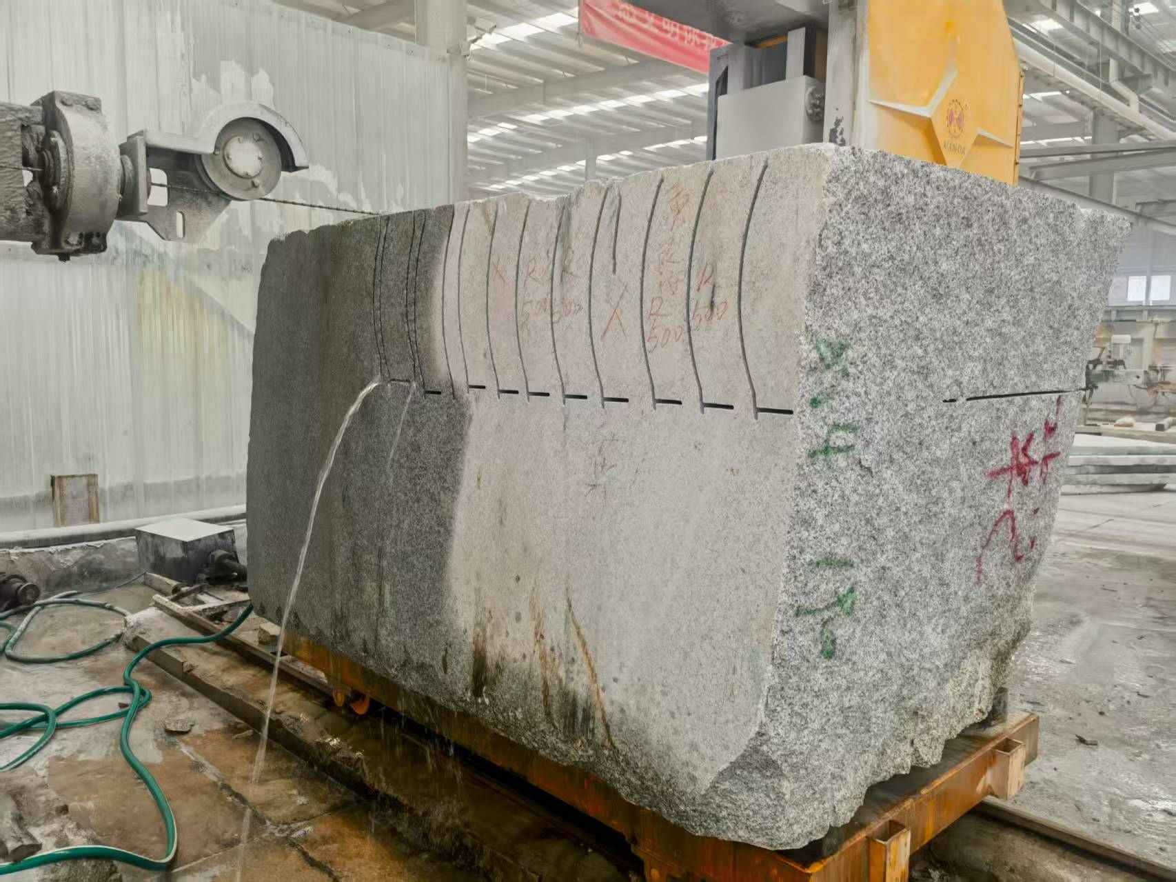 湖南 602，大花芙蓉白，绳锯加工弧形路沿石