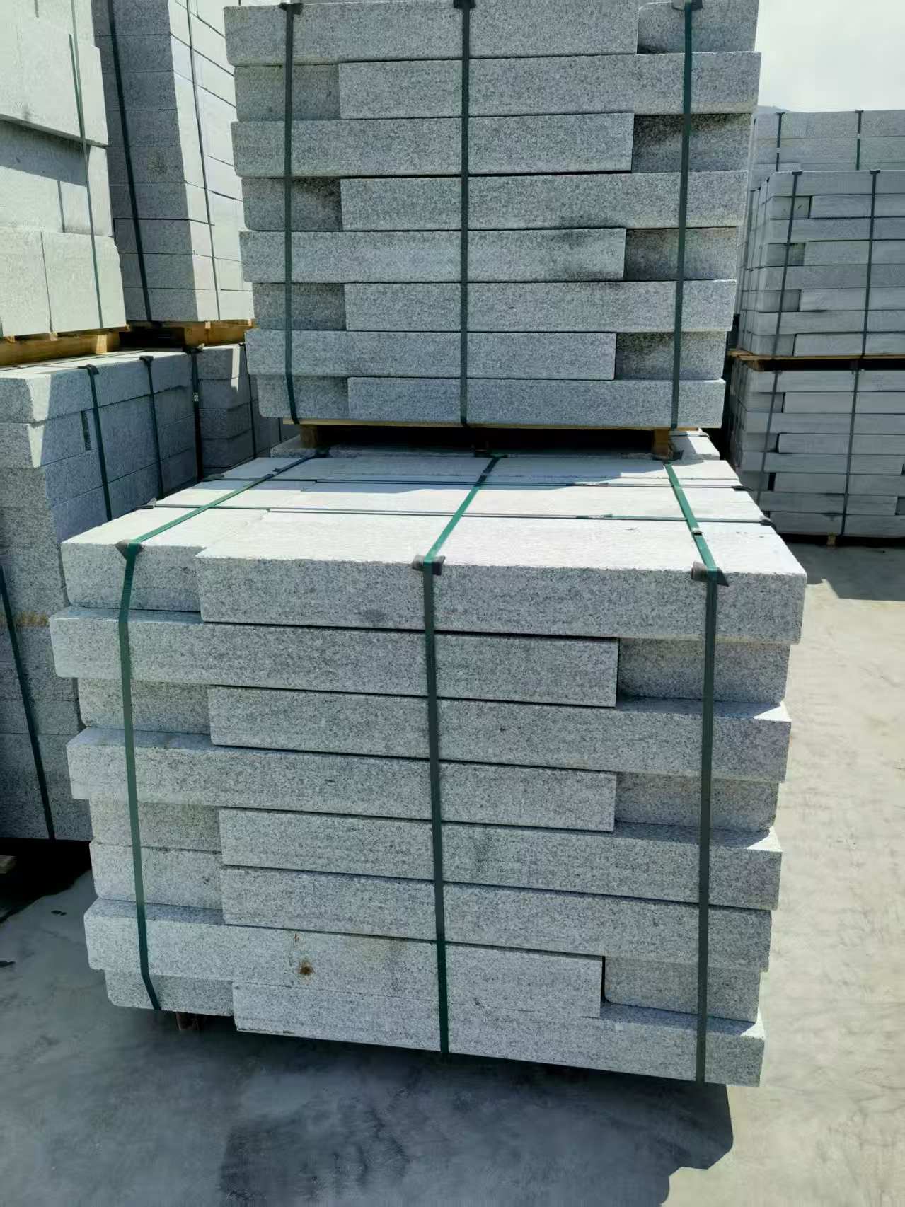 湖南 芙蓉白花岗岩路沿石、平石尺寸标准，色泽均匀